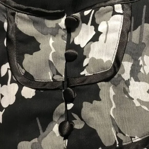 Ruffle sleeve floaty top with satin covered button detail front peasant size XL - Picture 8 of 8